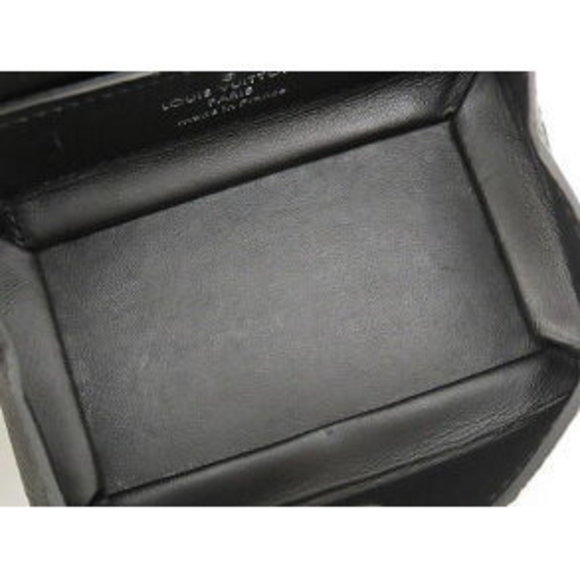 Louis Vuitton Noir Black Wallet Taiga - Picture 8 of 9